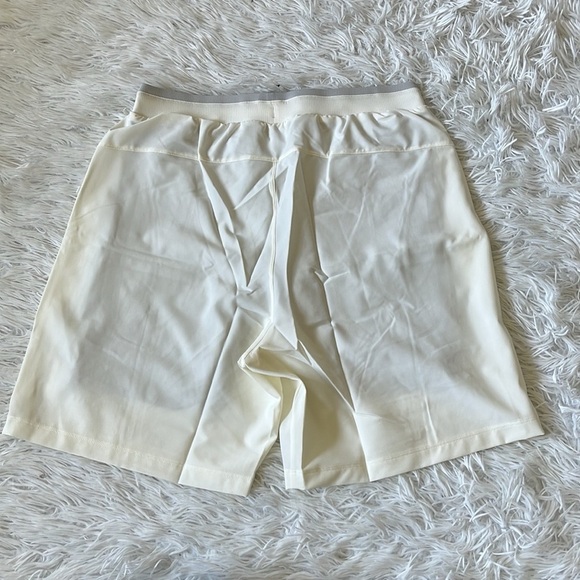New FABLETICS Men’s 7” The Fundamental Short II Lined bone size Small - Picture 11 of 11
